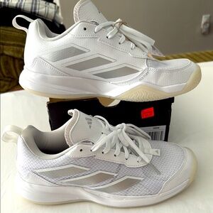 NIB Adidas Avaflash Tennis/ Pickleball Shoes